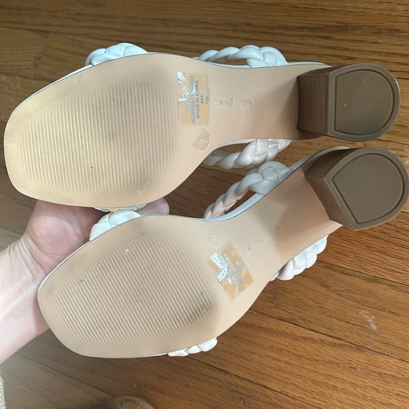 NWOT WHITE HEELS - Picture 3 of 4